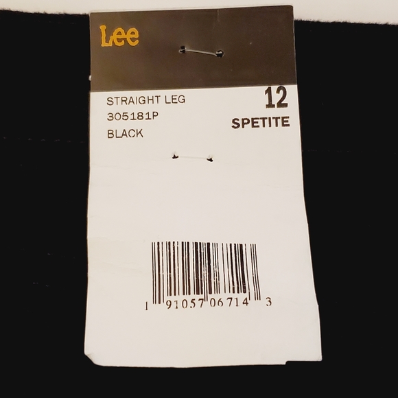 Lee Women's Petite Relaxed Fit Straight Leg Jeans - Picture 7 of 11